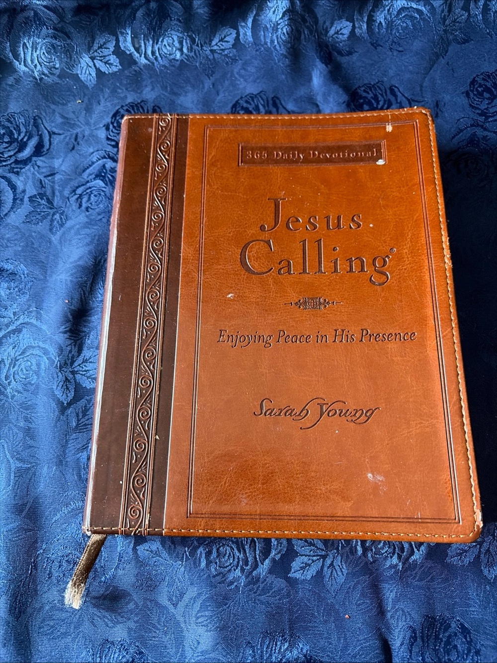 Jesus Calling 365 Daily Devotional — Brown Faux Leather Cover